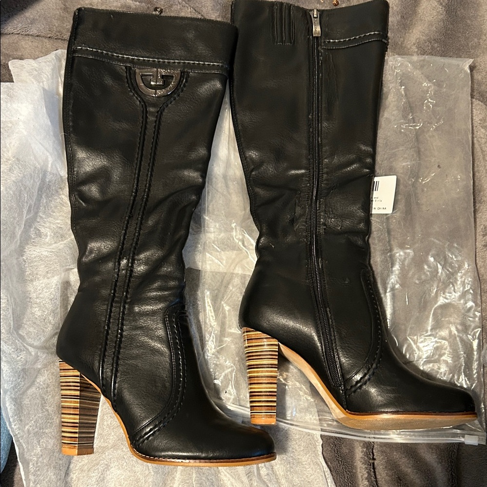 3/$20 Chic Black Leather Heeled Boots